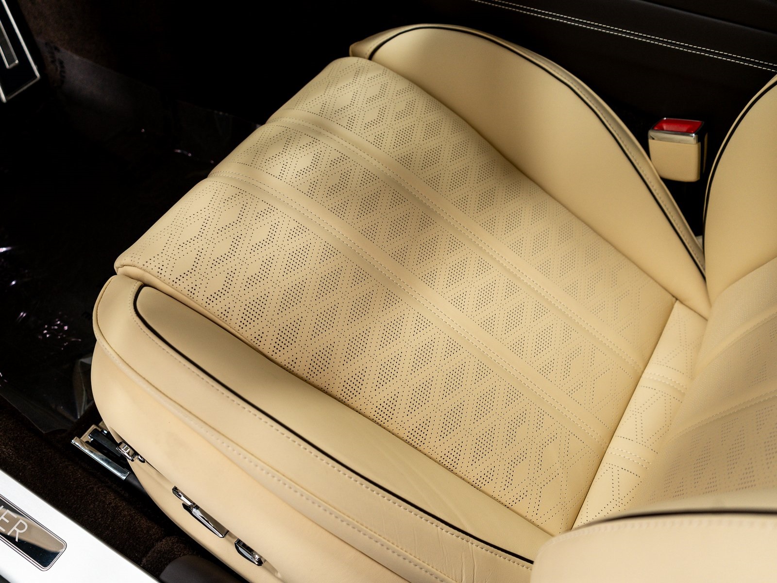 2025 Bentley Flying Spur Mulliner photo 31