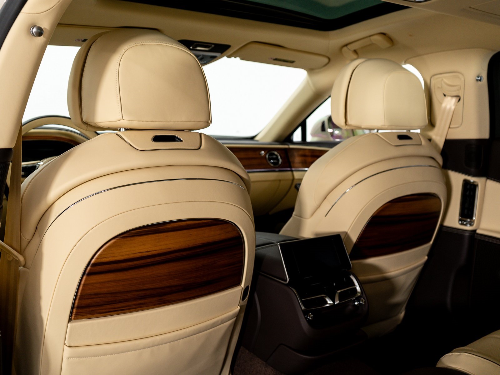 2025 Bentley Flying Spur Mulliner photo 34