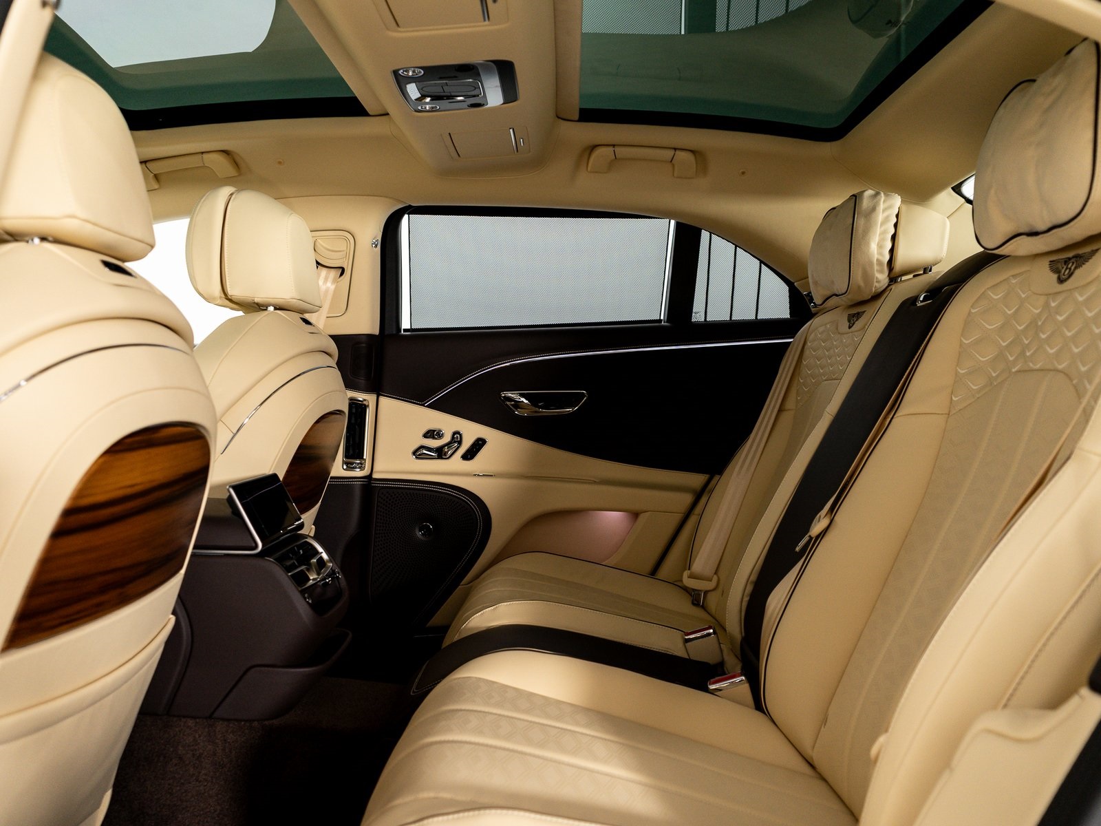 2025 Bentley Flying Spur Mulliner photo 35