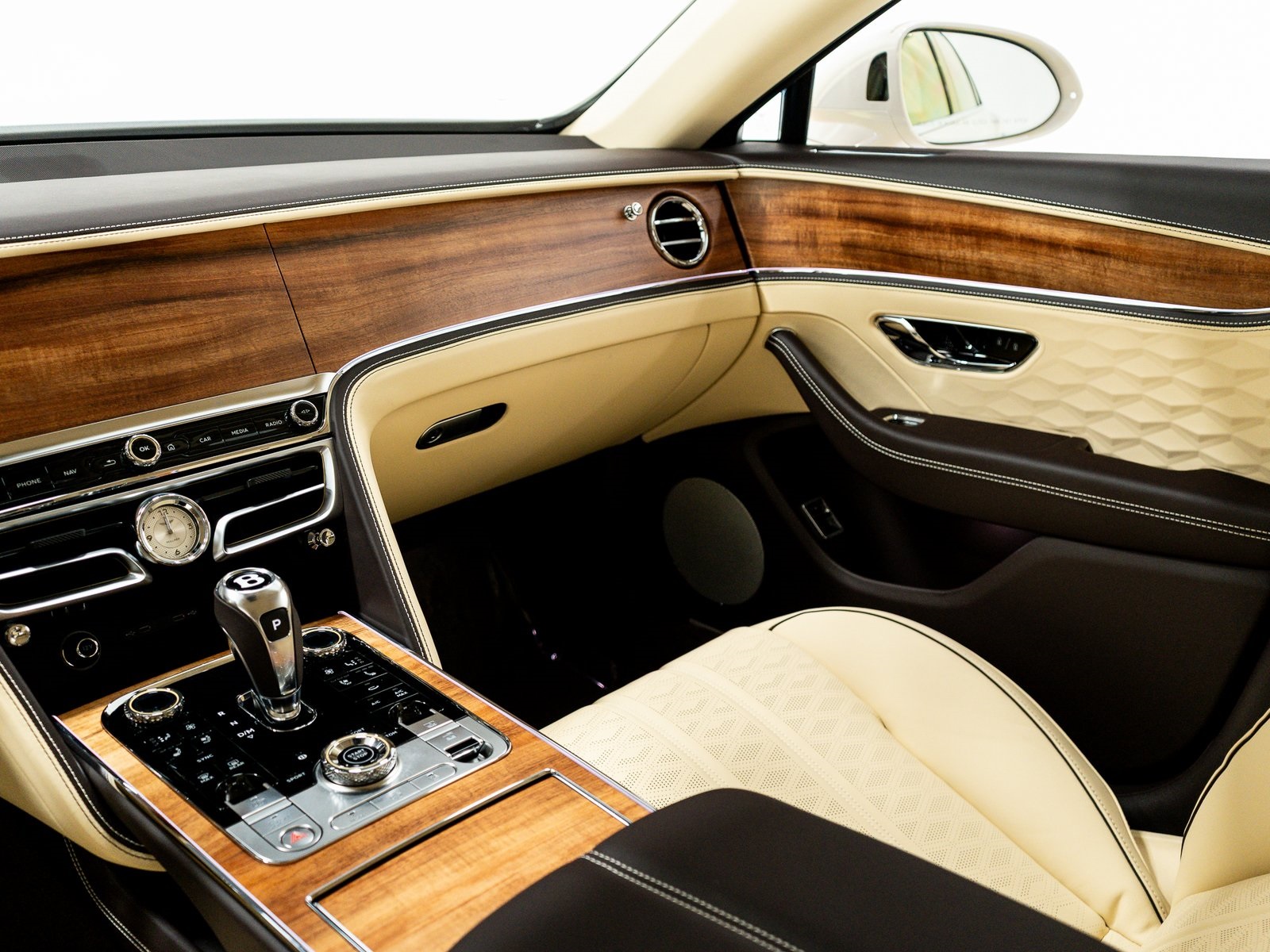 2025 Bentley Flying Spur Mulliner photo 39