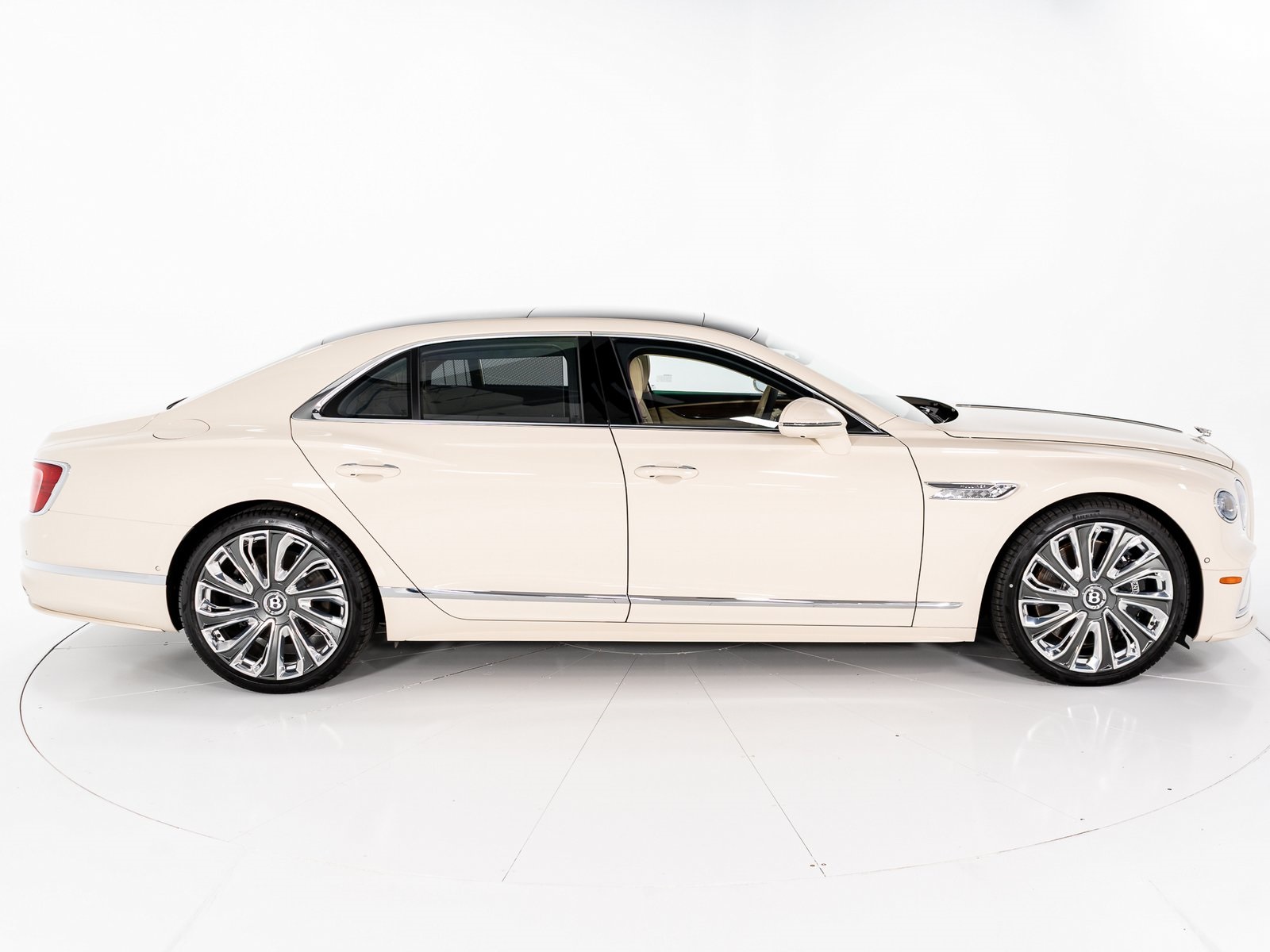 2025 Bentley Flying Spur Mulliner photo 6