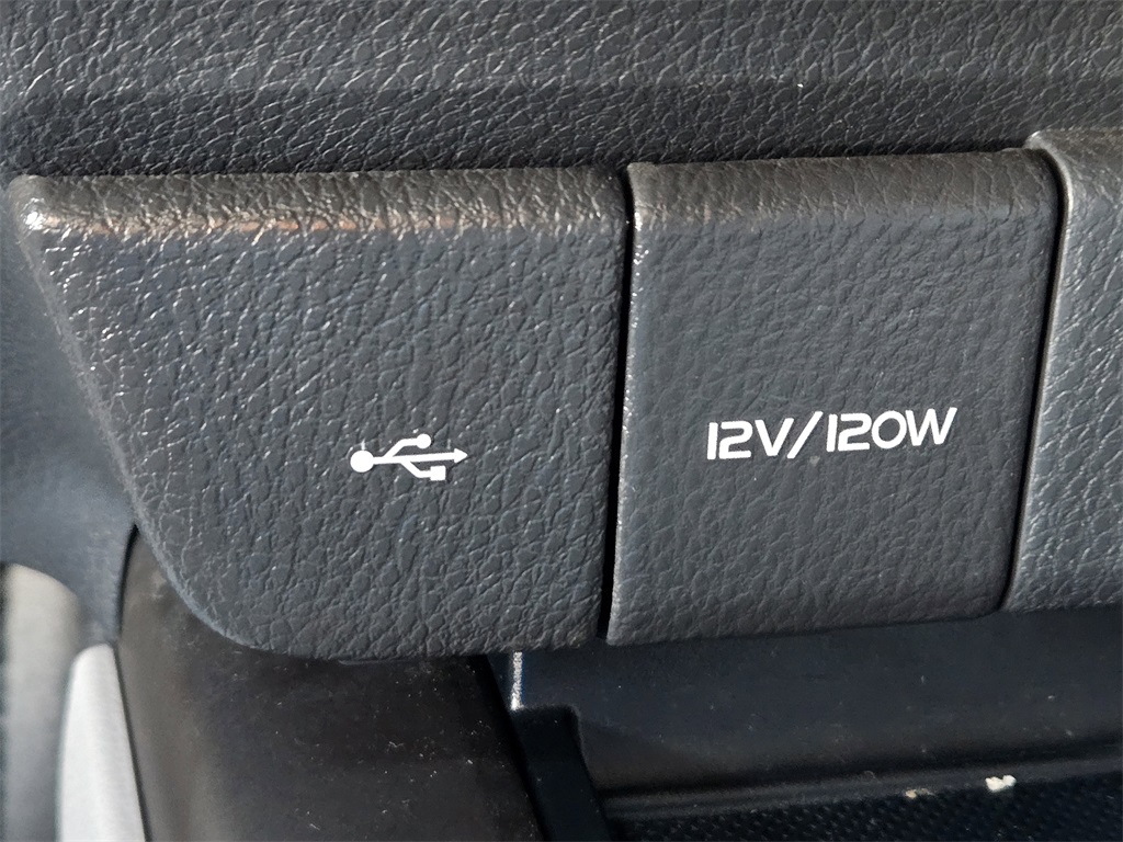 2021 Toyota Camry Hybrid LE photo 20