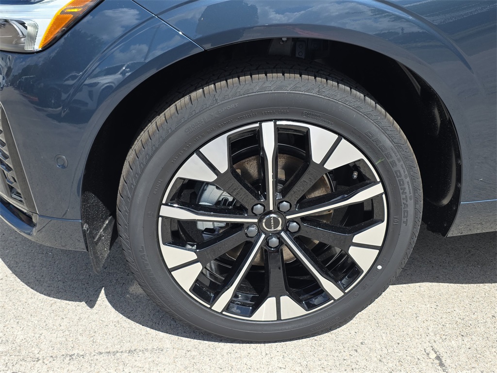 new 2026 Volvo XC60 car, priced at $56,075