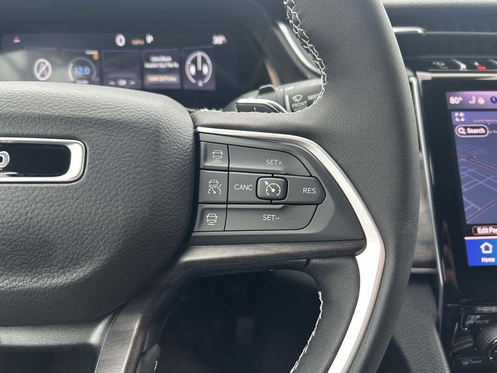 new 2025 Jeep Grand Cherokee car, priced at $50,235