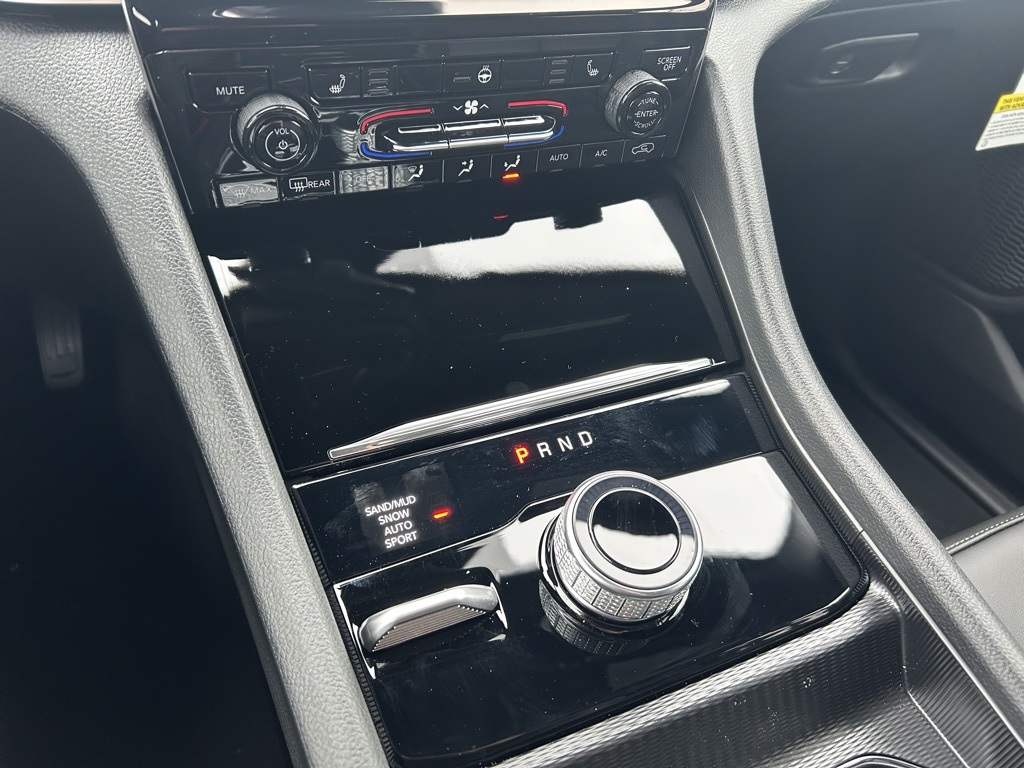 new 2025 Jeep Grand Cherokee car, priced at $50,235