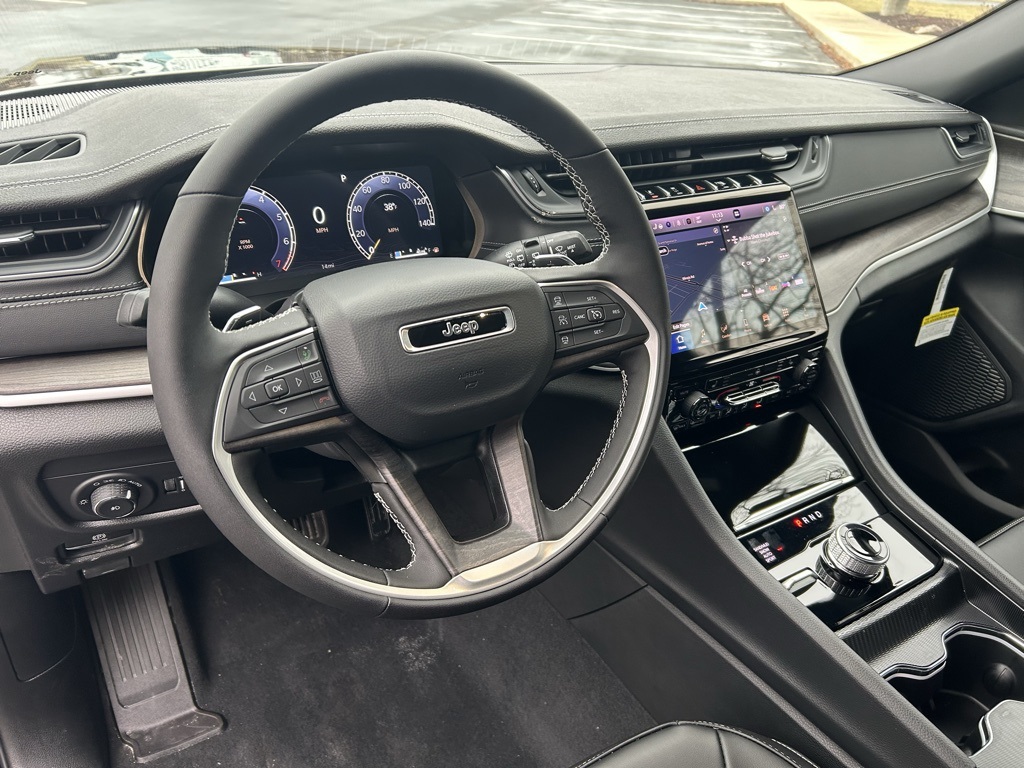 new 2025 Jeep Grand Cherokee car, priced at $50,235
