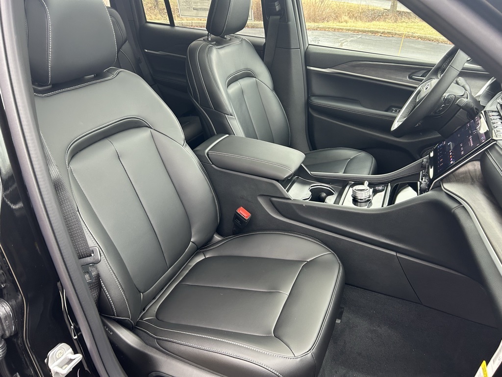 new 2025 Jeep Grand Cherokee car, priced at $50,235