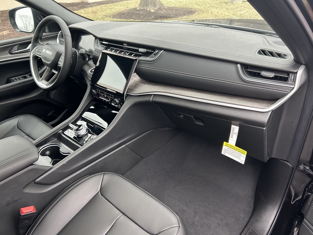 new 2025 Jeep Grand Cherokee car, priced at $50,235