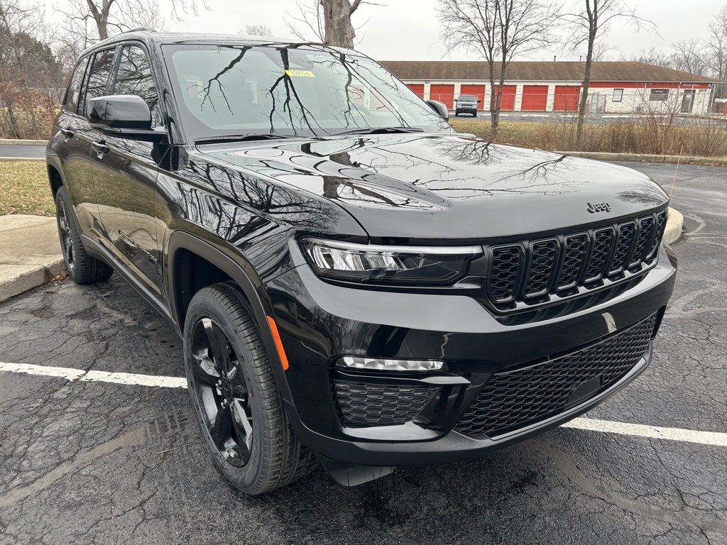 new 2025 Jeep Grand Cherokee car, priced at $50,235