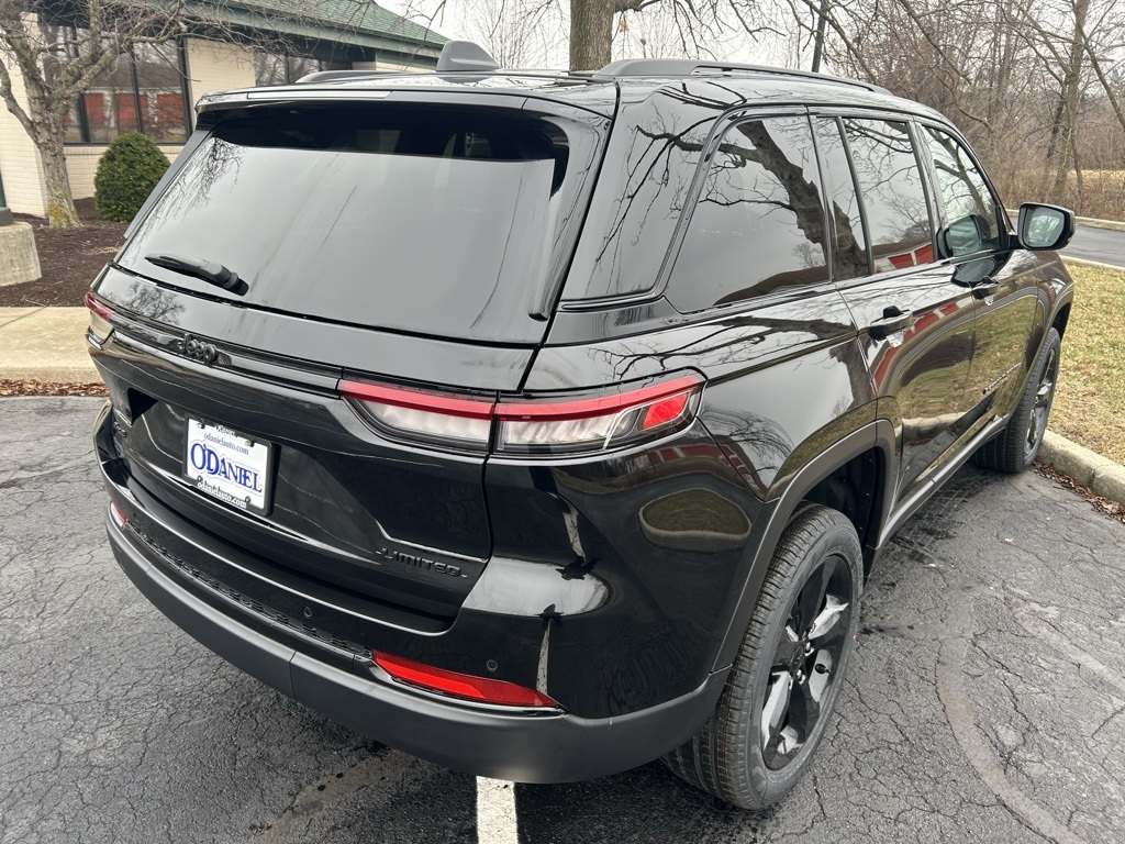 new 2025 Jeep Grand Cherokee car, priced at $50,235