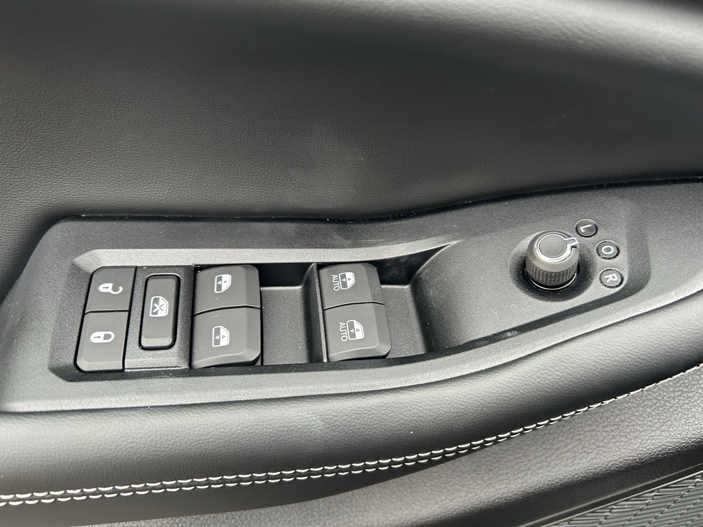 new 2025 Jeep Grand Cherokee car, priced at $50,235