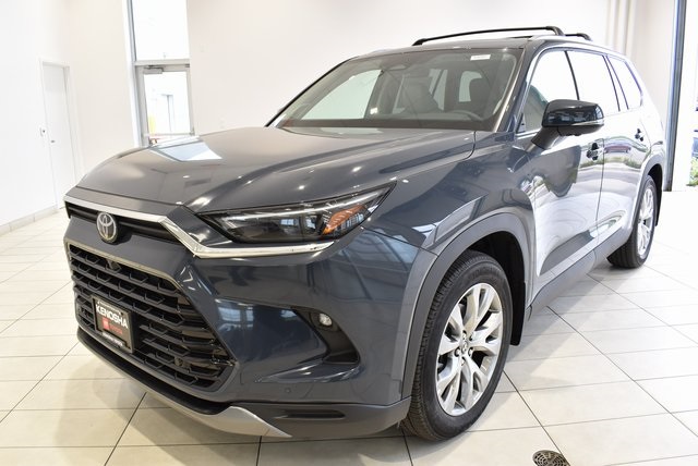 2026 Toyota Grand Highlander Limited photo 3