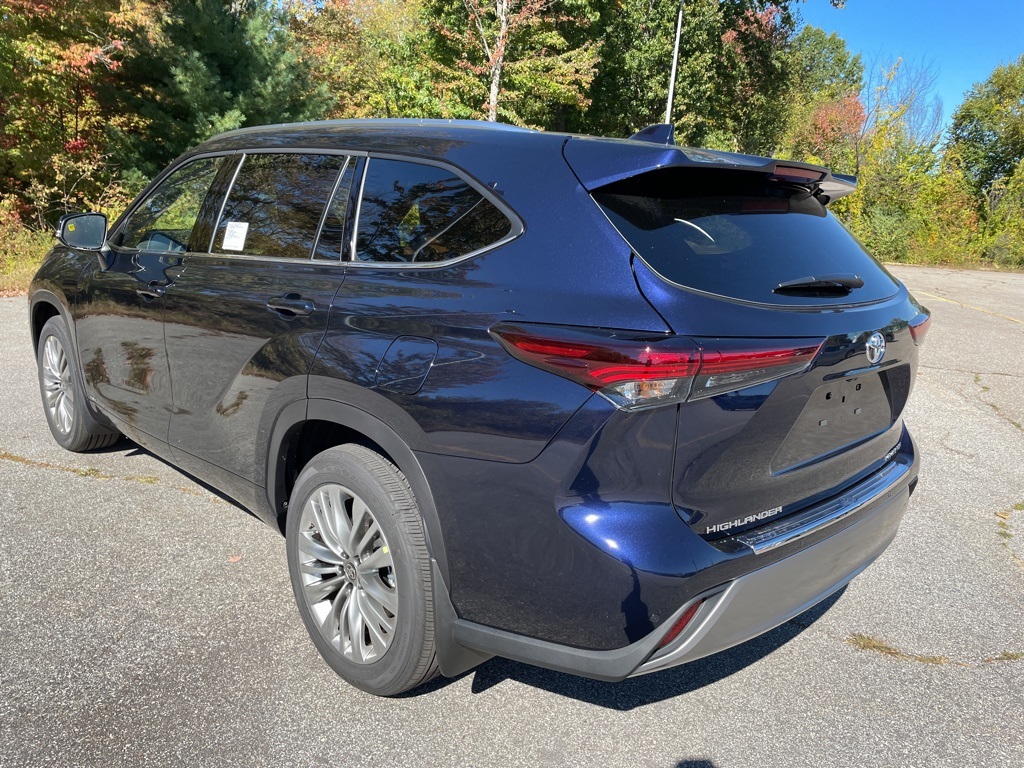 2025 Toyota Highlander Hybrid Platinum photo 3