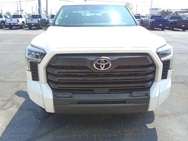 2024 Toyota Tundra SR5's photo