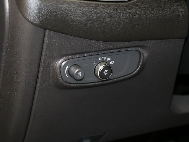 2021 Chevrolet Equinox LS photo 22