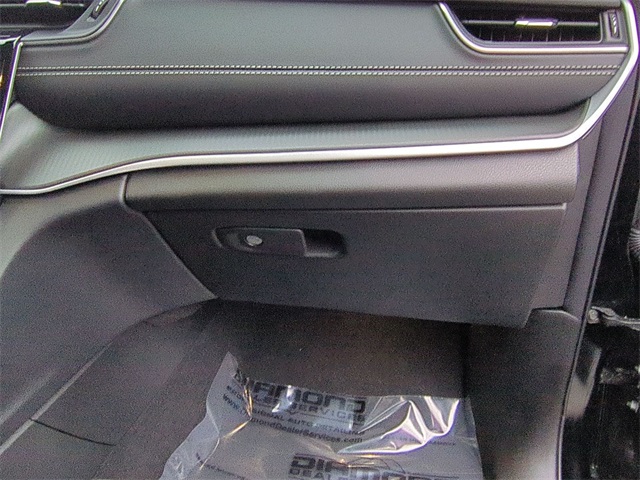 new 2025 Jeep Grand Cherokee car, priced at $44,959