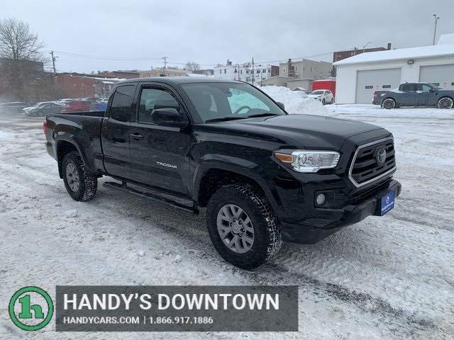 2019 Toyota Tacoma SR5's photo