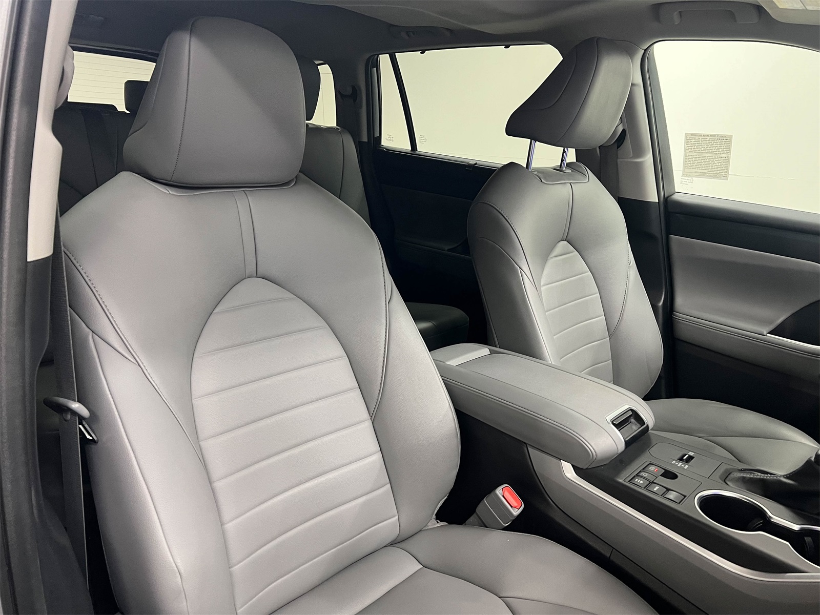 used 2024 Toyota Highlander car, priced at $36,688