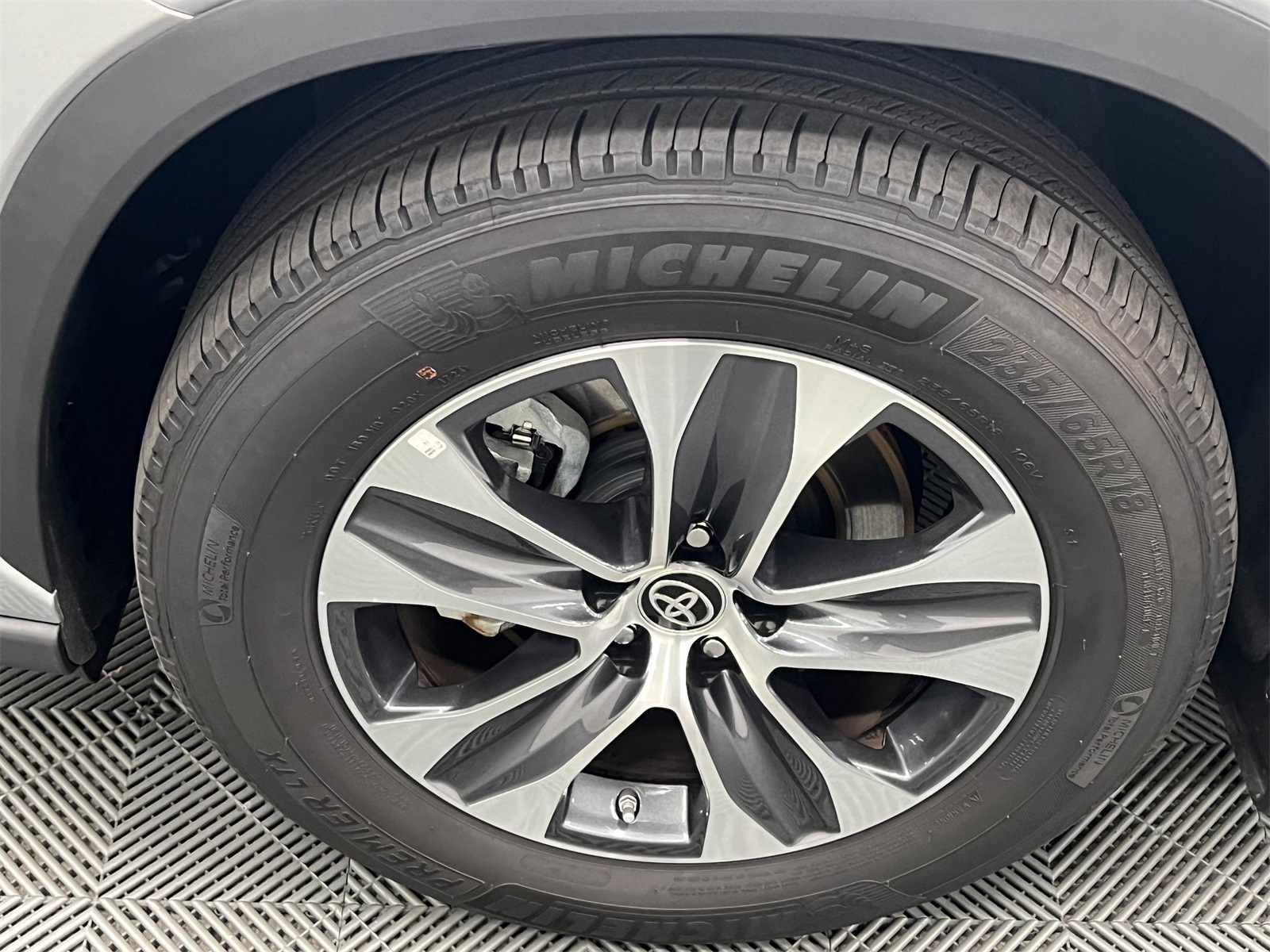 used 2024 Toyota Highlander car, priced at $36,688