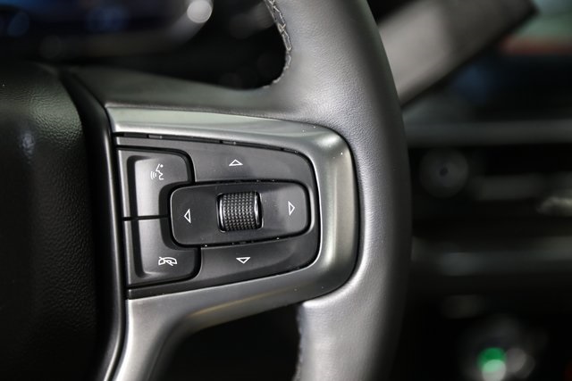 2023 Chevrolet Silverado 1500 LT photo 2