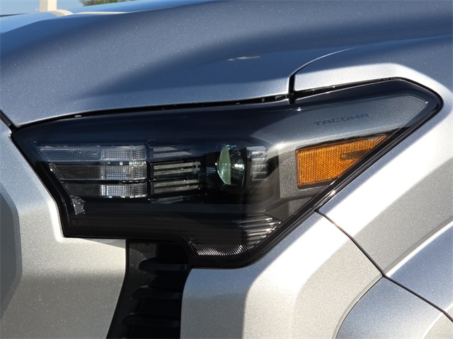 2025 Toyota Tacoma SR5 Double Cab photo 4