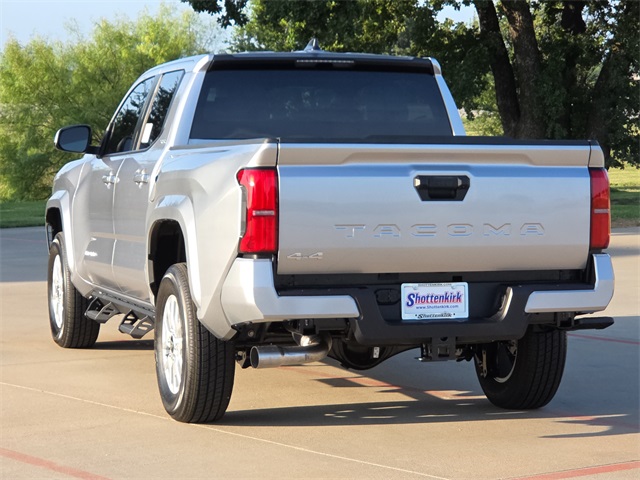 2025 Toyota Tacoma SR5 Double Cab photo 6