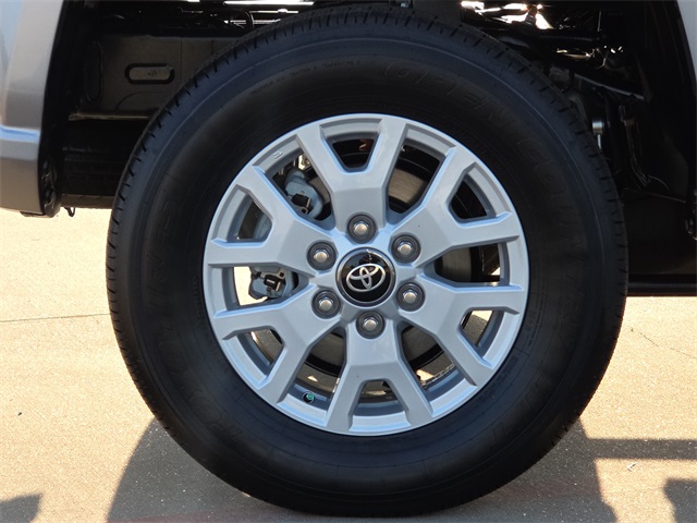 2025 Toyota Tacoma SR5 Double Cab photo 9
