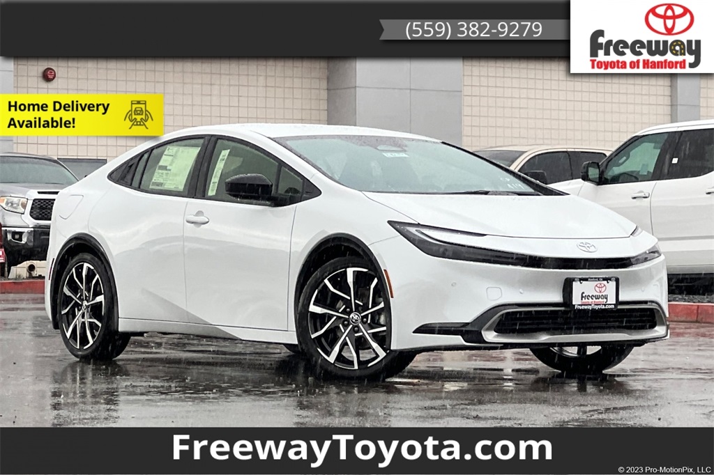 2026 Toyota Prius XSE's photo