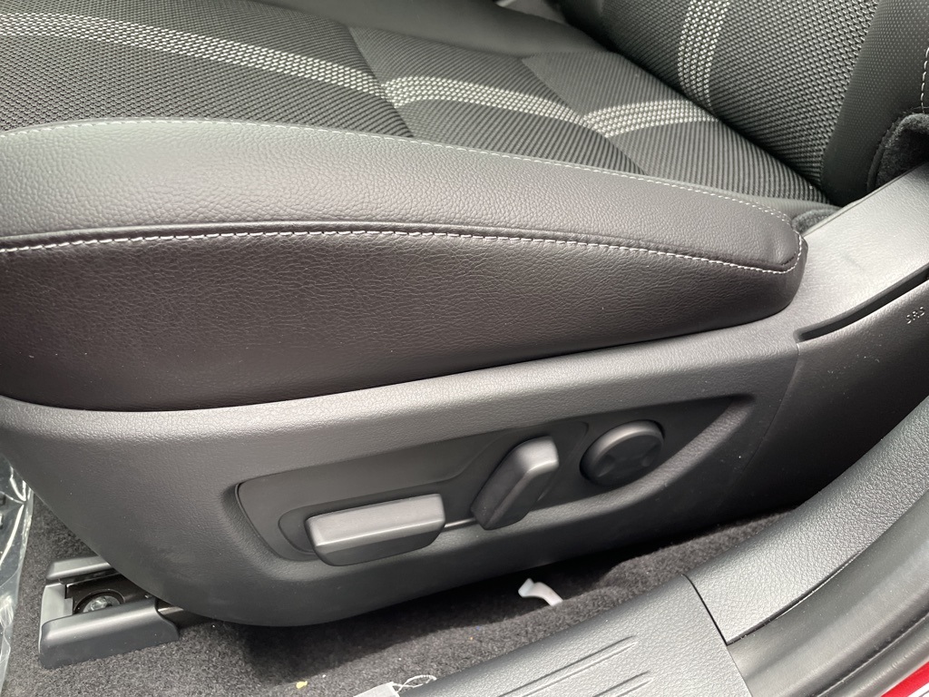 2025 Mazda CX-50 2.5 S Preferred photo 11