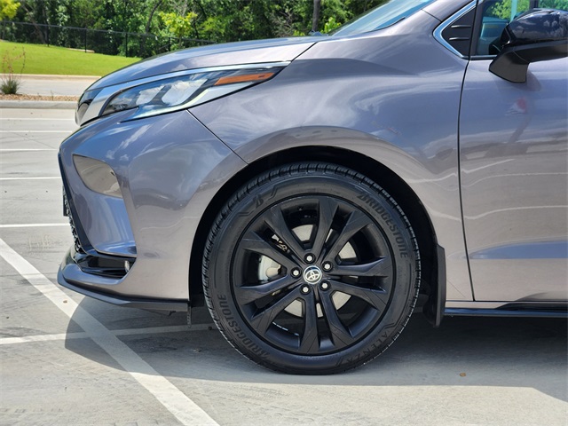 2022 Gray Toyota Sienna XSE FWD Van