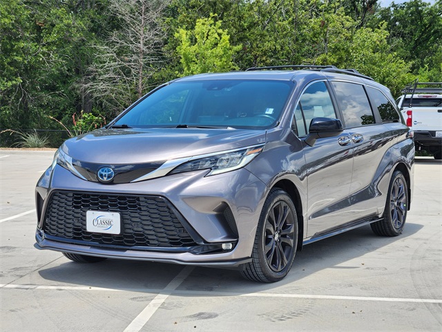 2022 Gray Toyota Sienna XSE FWD Van