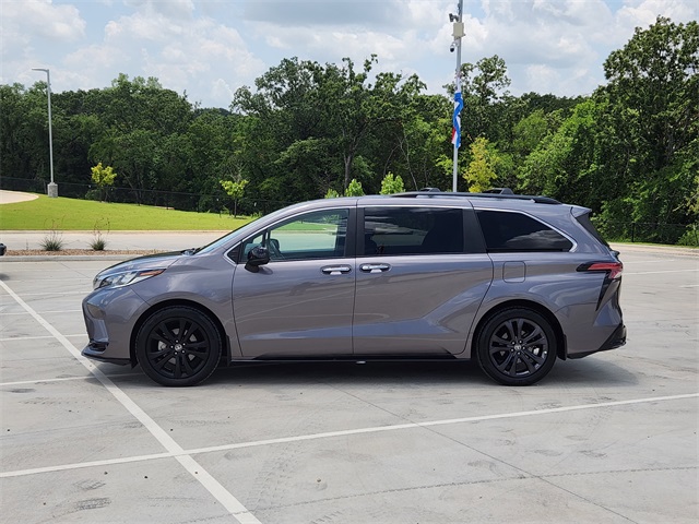 2022 Gray Toyota Sienna XSE FWD Van