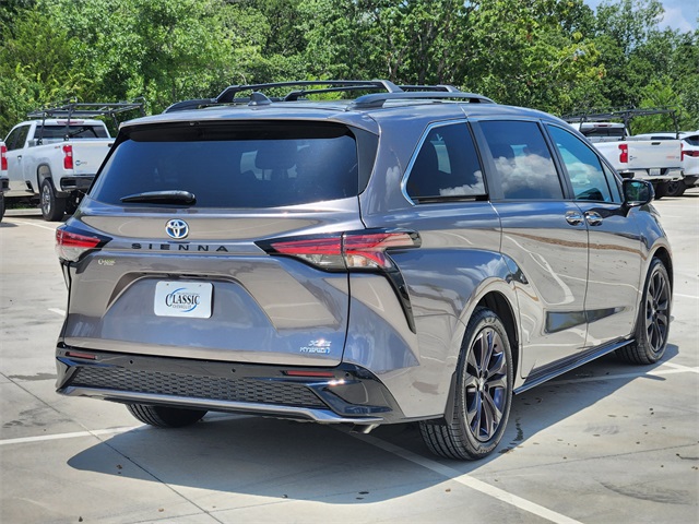 2022 Gray Toyota Sienna XSE FWD Van