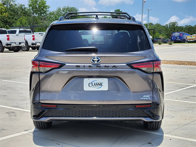 2022 Gray Toyota Sienna XSE FWD Van