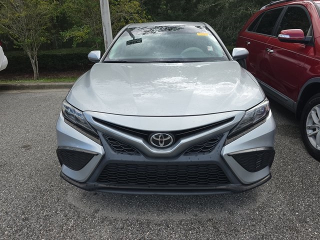 2021 Toyota Camry SE photo 2