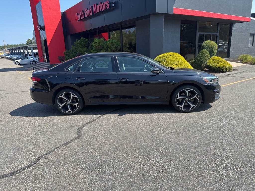 2020 Black Volkswagen Passat 2.0T R-Line FWD Sedan