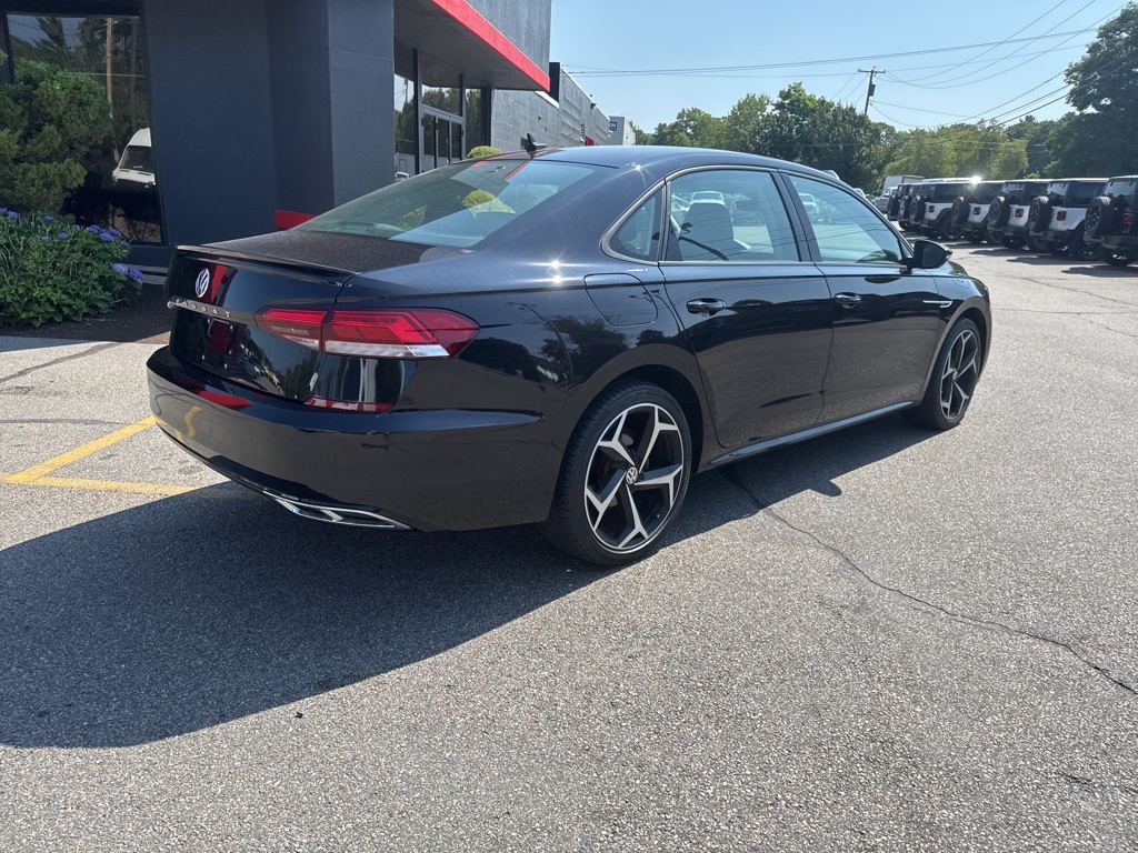 2020 Black Volkswagen Passat 2.0T R-Line FWD Sedan