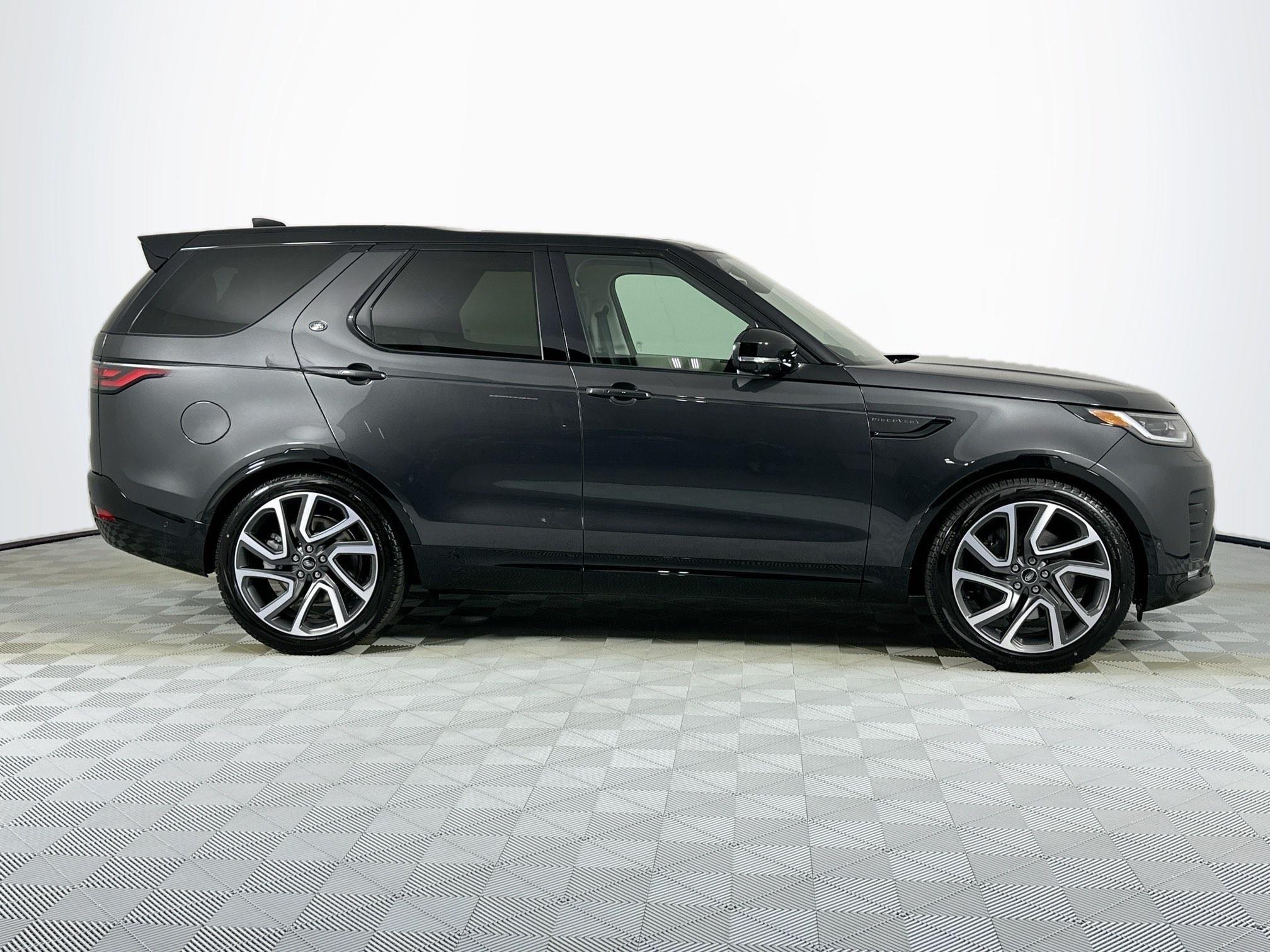 new 2025 Land Rover Discovery car, priced at $79,478