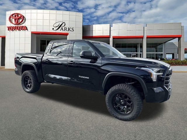 2025 Toyota Tundra SR5's photo