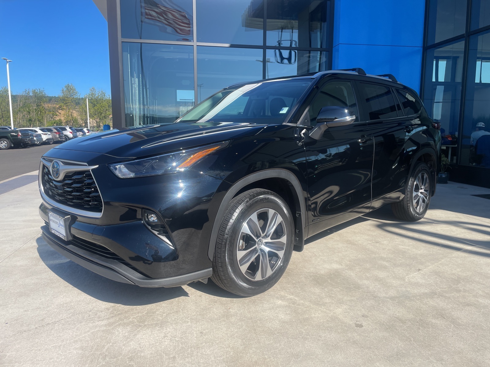 2023 Toyota Highlander XLE's photo
