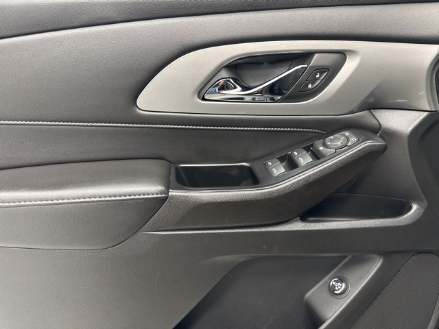 used 2023 Chevrolet Traverse car, priced at $24,988