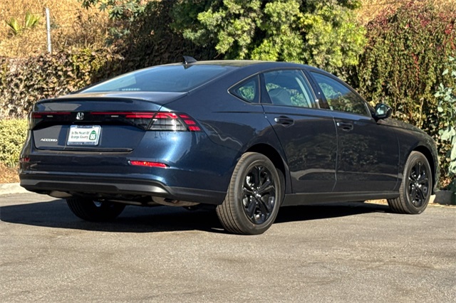 2025 Honda Accord SE photo 2