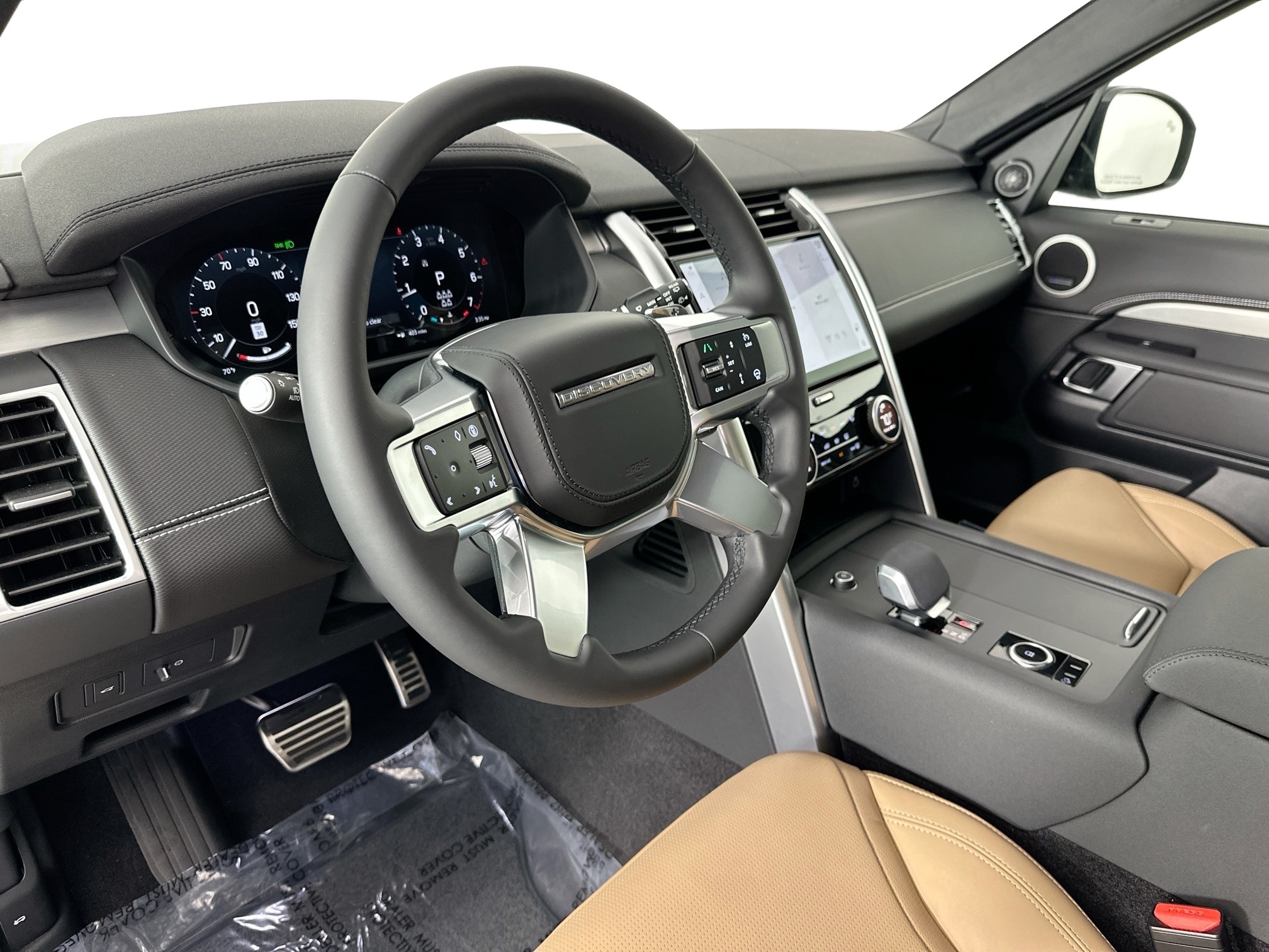 new 2025 Land Rover Discovery car, priced at $82,443