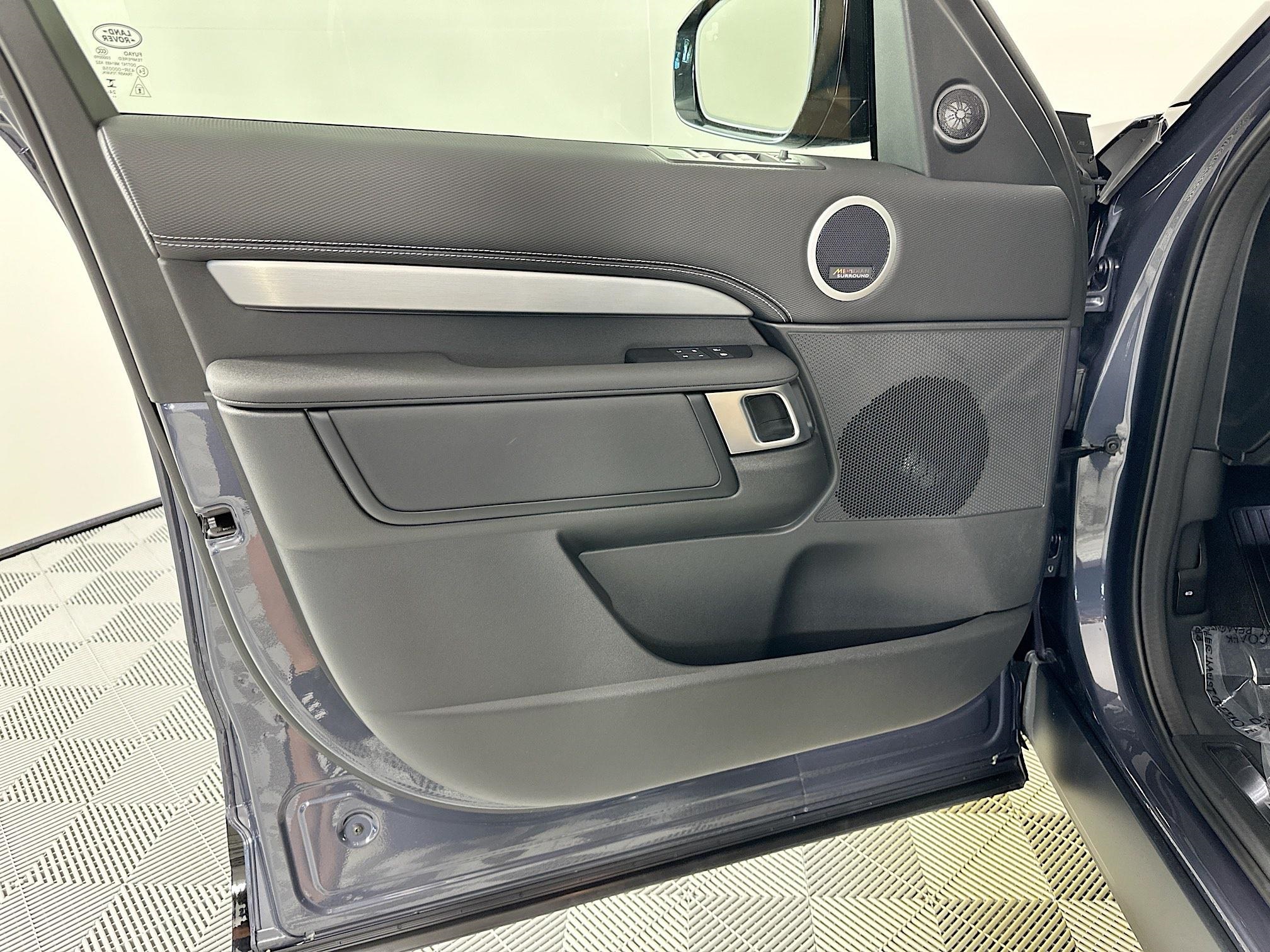 new 2025 Land Rover Discovery car, priced at $82,443