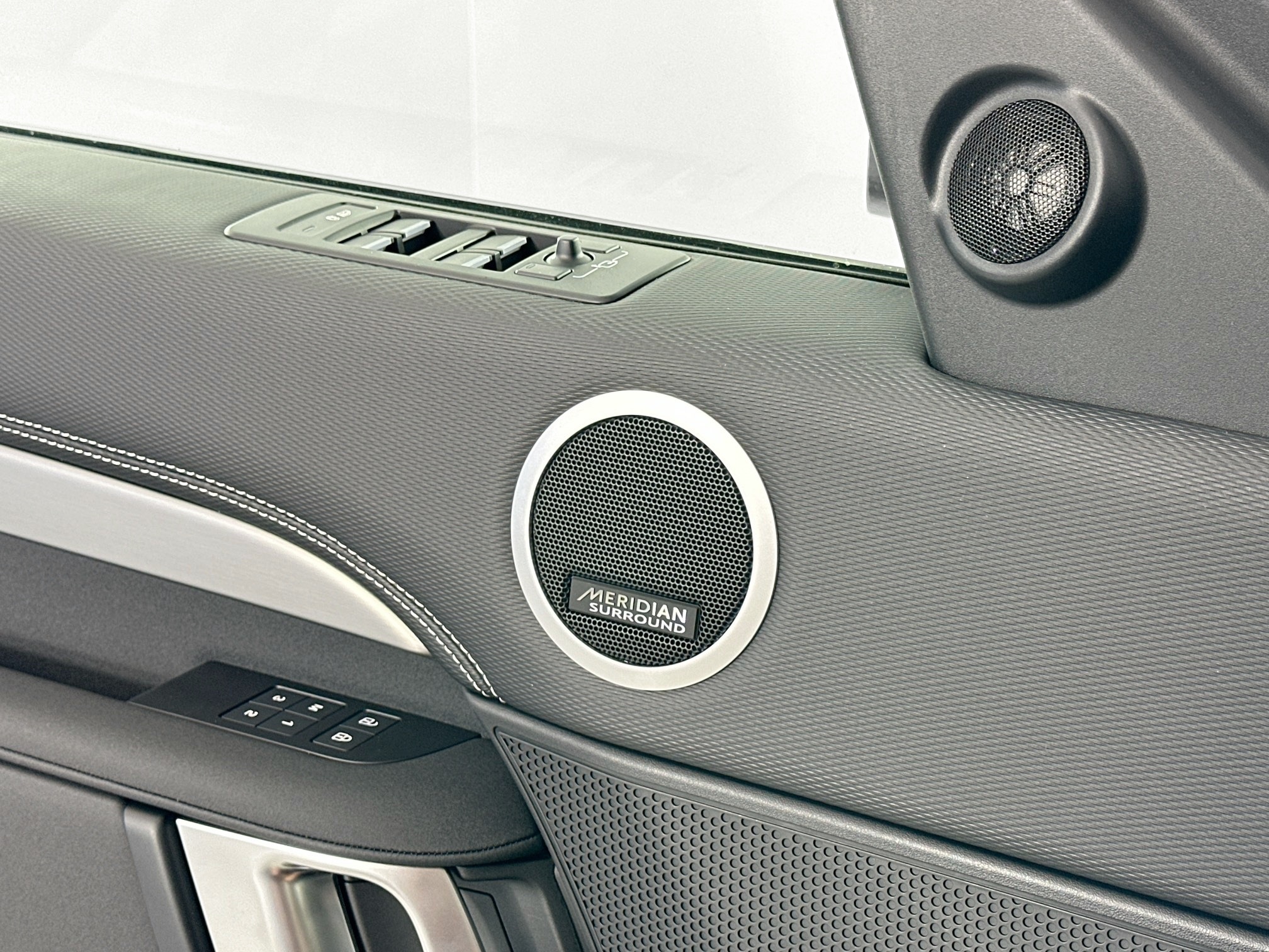 new 2025 Land Rover Discovery car, priced at $82,443