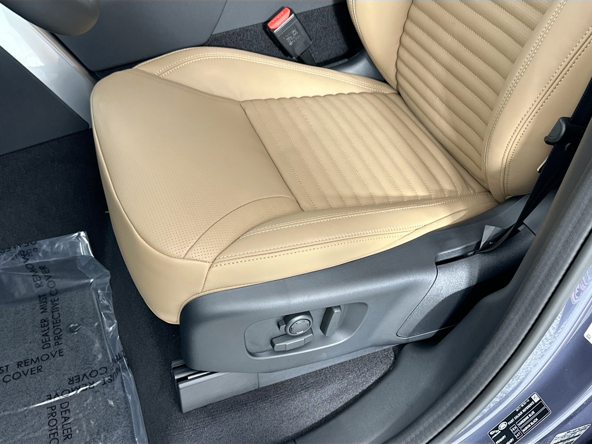 new 2025 Land Rover Discovery car, priced at $82,443