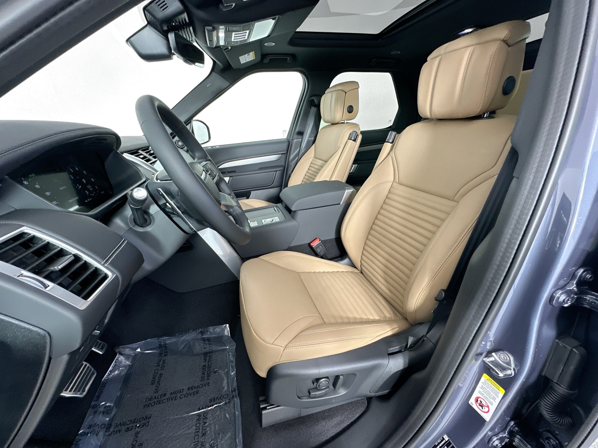 new 2025 Land Rover Discovery car, priced at $82,443