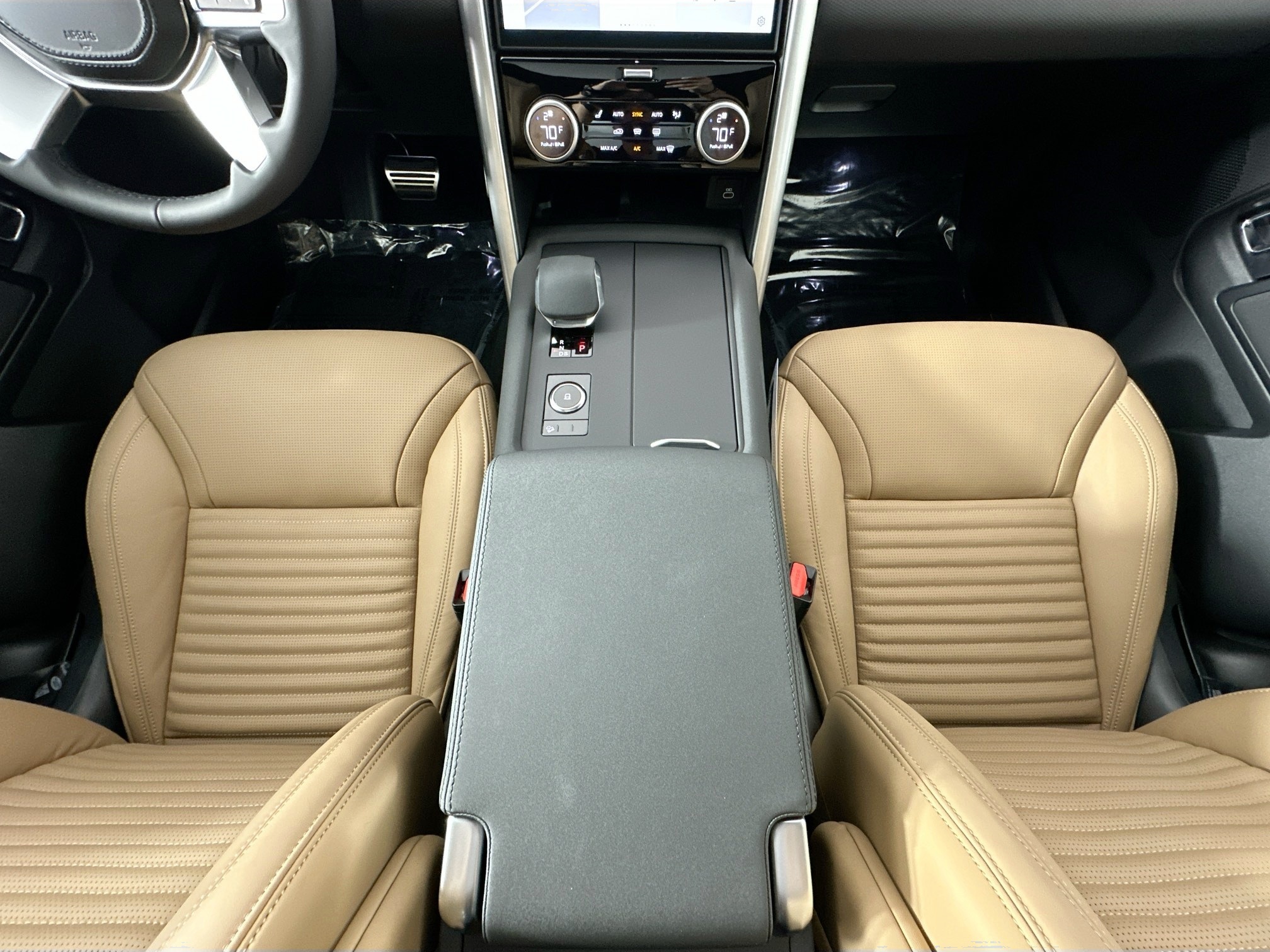 new 2025 Land Rover Discovery car, priced at $82,443