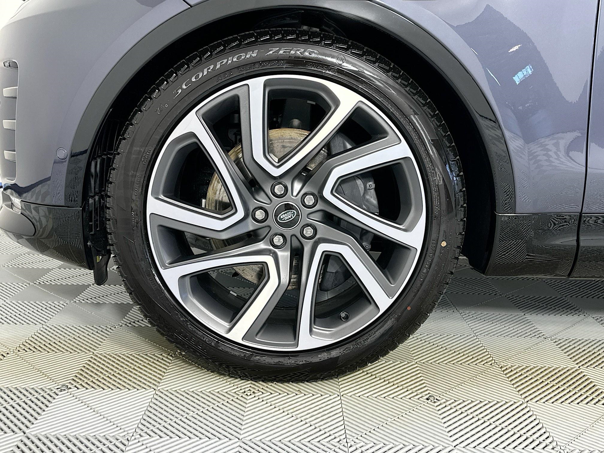 new 2025 Land Rover Discovery car, priced at $82,443