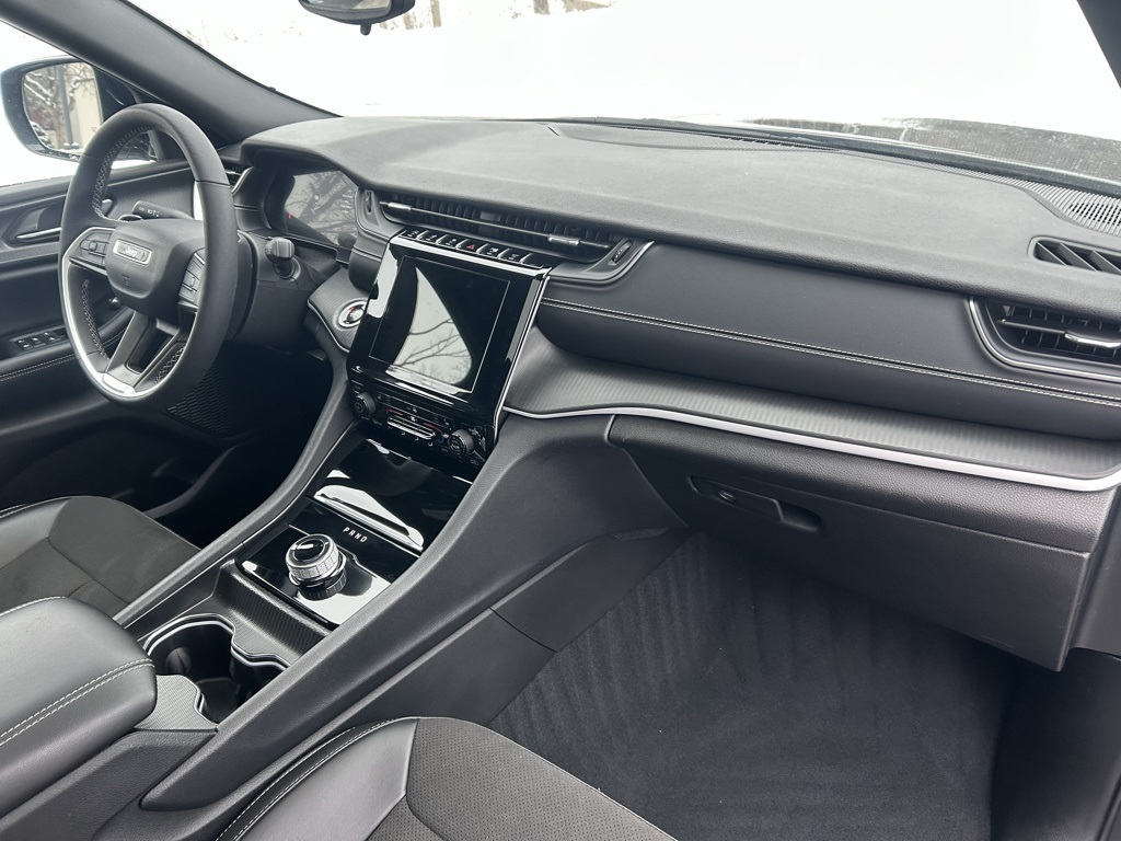 used 2024 Jeep Grand Cherokee car, priced at $33,526